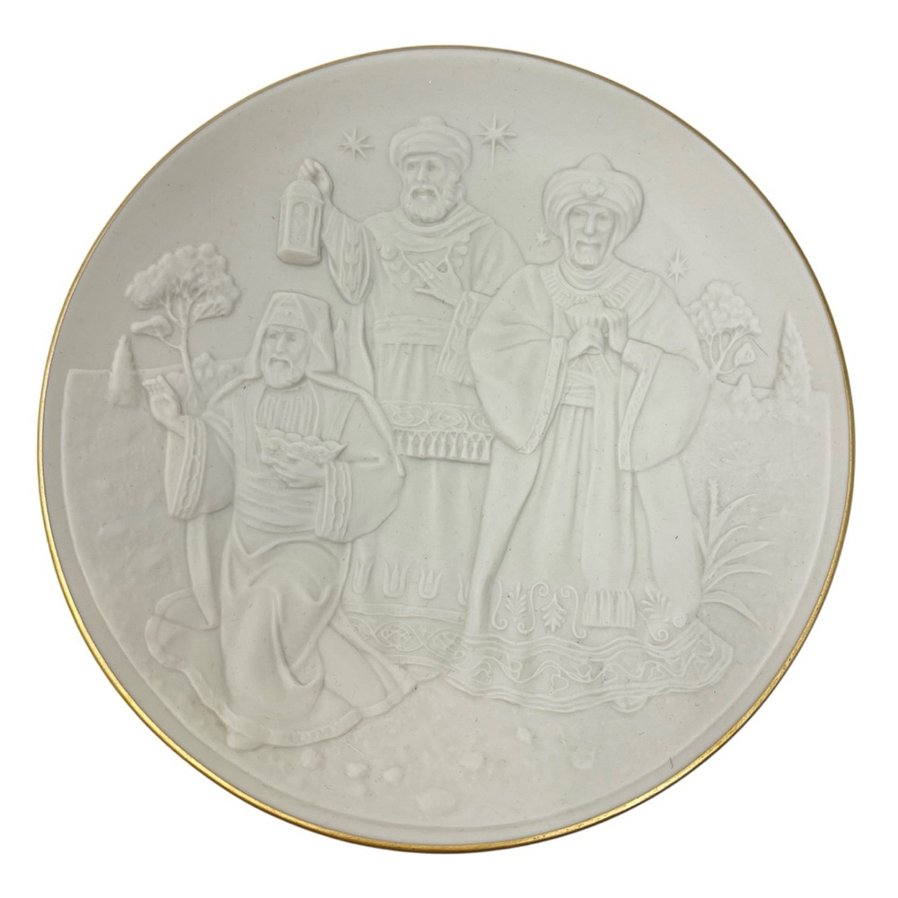 Vintage 1994 Lenox Nativity Wise Men Holiday Plate Embossed Collection Decor